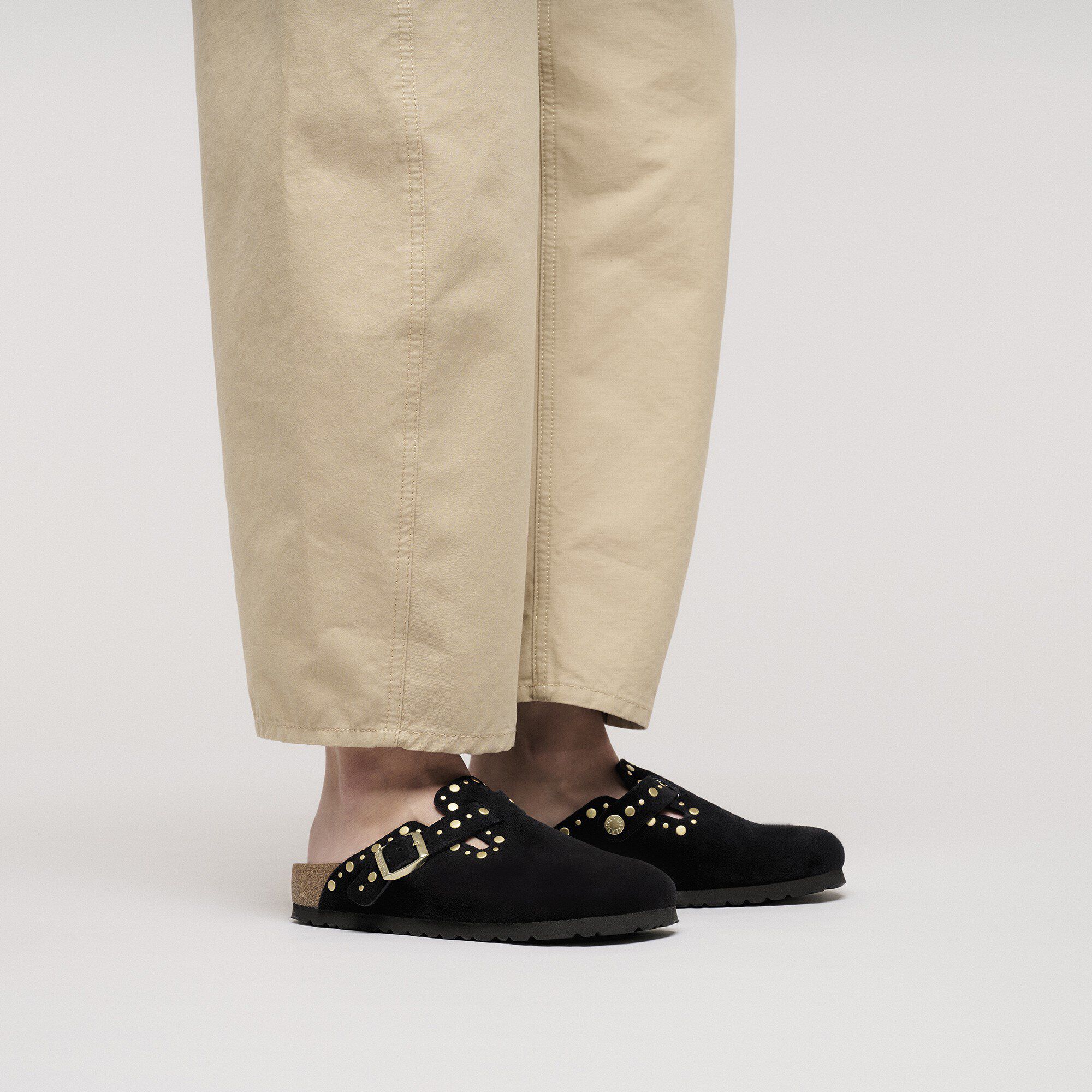 Pelle di Suede con Rivetti Boston